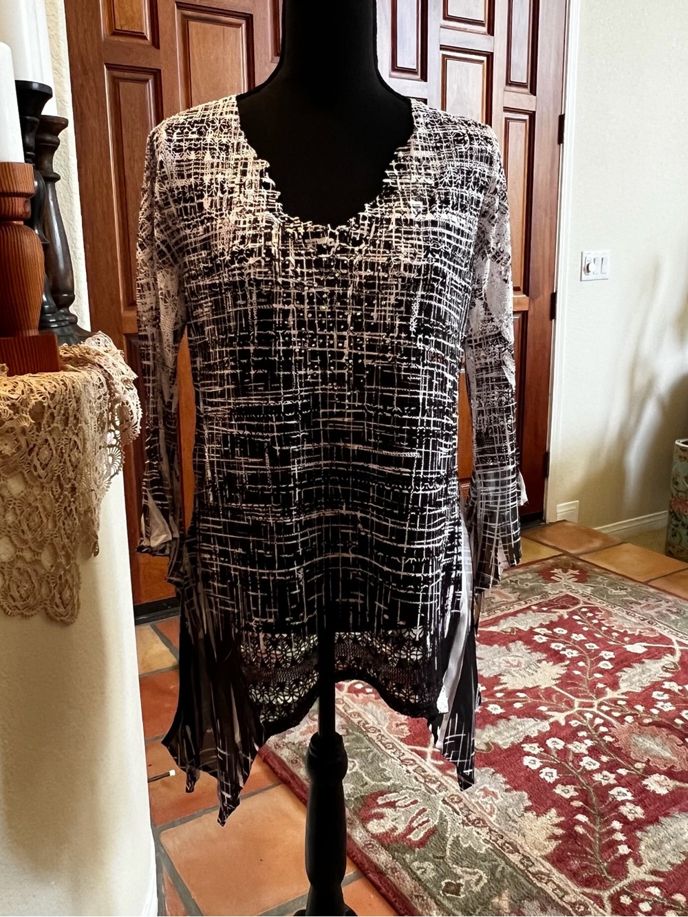 Impulse California Artsy Abstract Tunic Top Beige Black Women’s Sz S Polyester